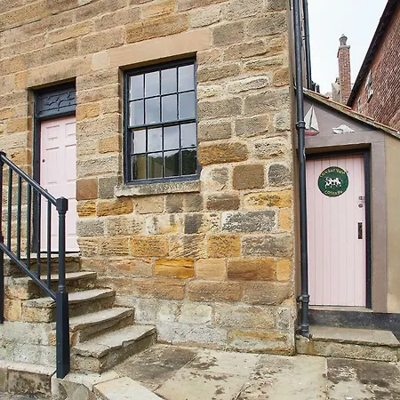 Host & - Cowbar View Holiday home *